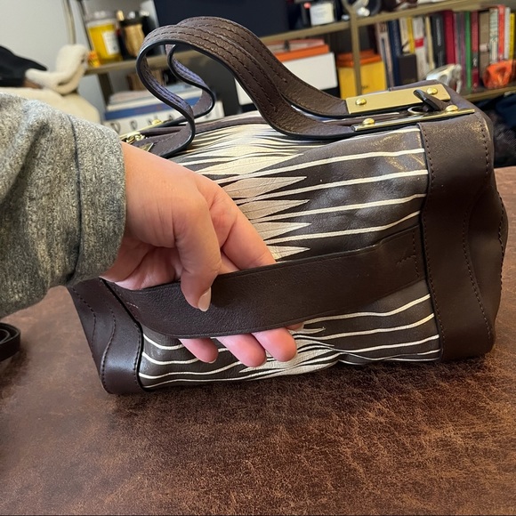 Tory Burch one of a kind brown and white top handle bag - Picture 5 of 16